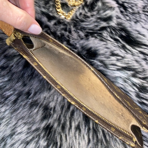 Authentic LV pochette - Picture 13 of 13